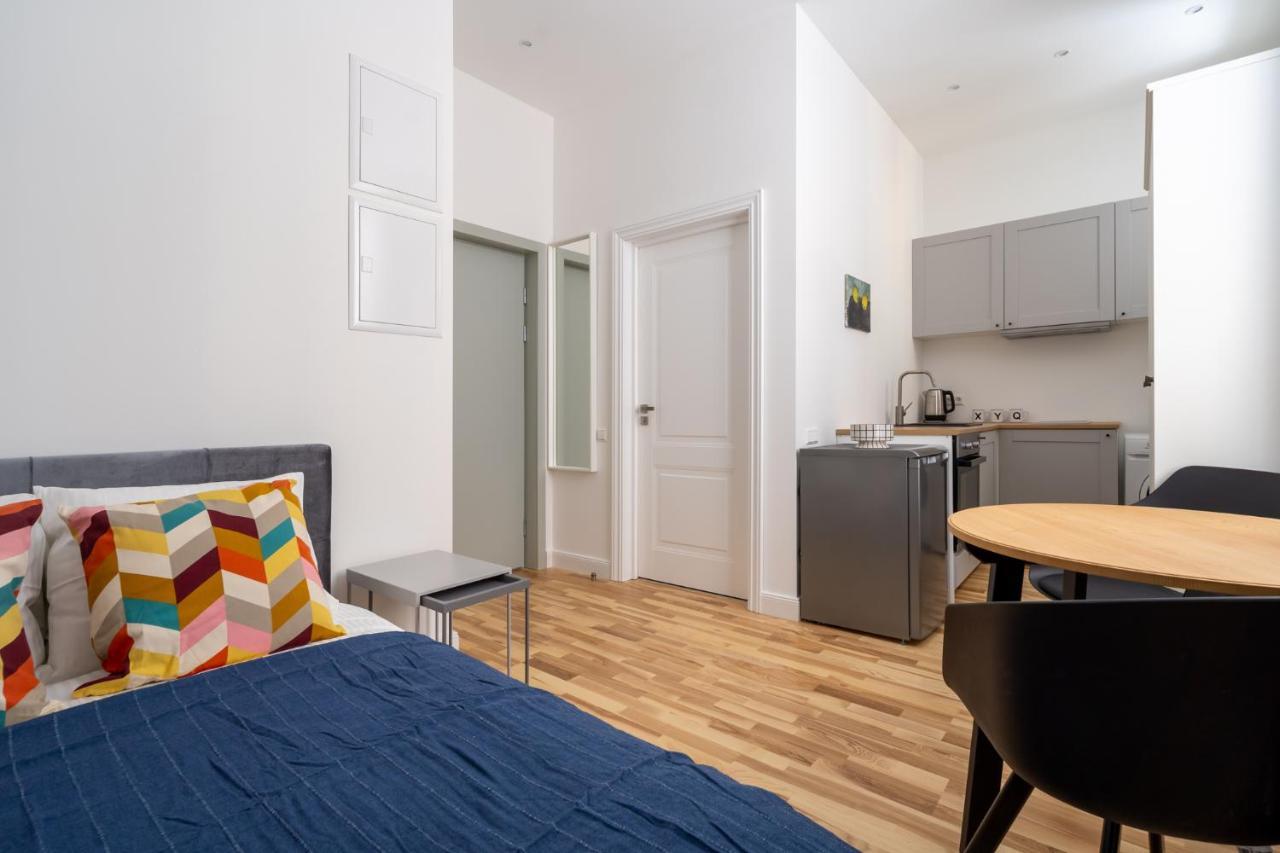 Lacplesa24 - Modern Studios In Riga City Center Ngoại thất bức ảnh