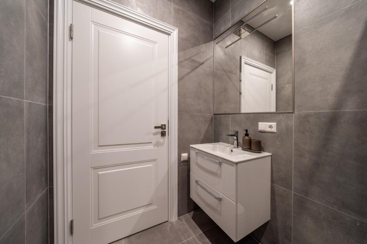 Lacplesa24 - Modern Studios In Riga City Center Ngoại thất bức ảnh